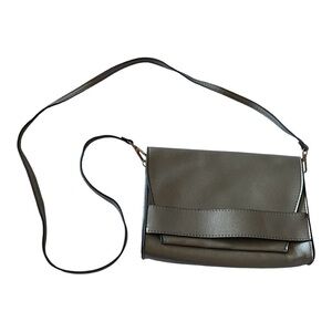 NWOT-SUMMER ROSE-PEWTER COLOR CROSSBODY BAG